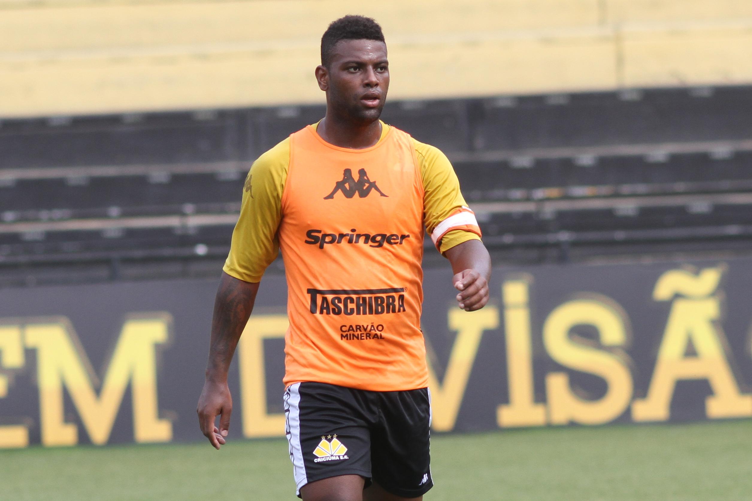 Criciúma realiza trabalho tático no HH
