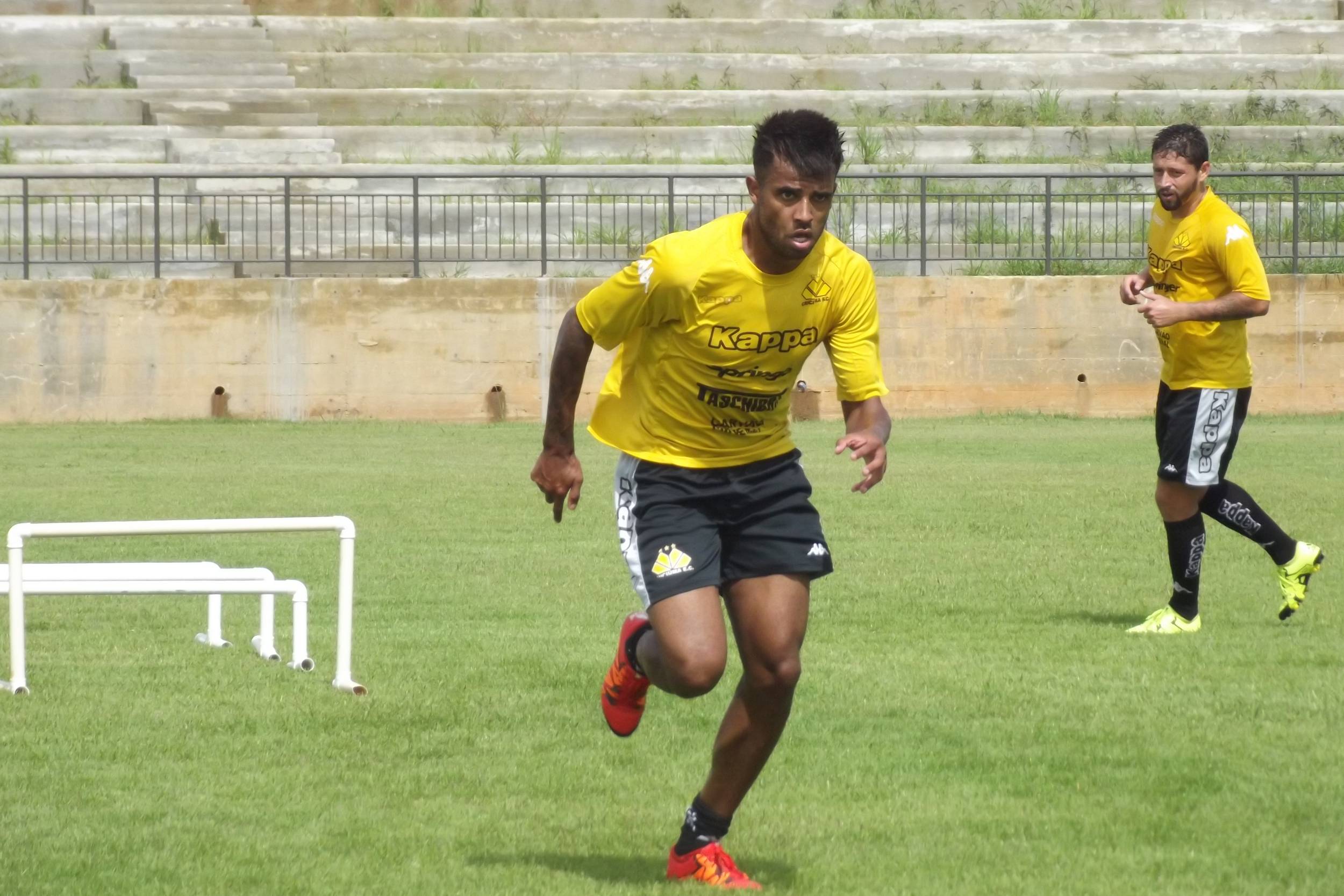 Tigre intensifica o treinamento físico 